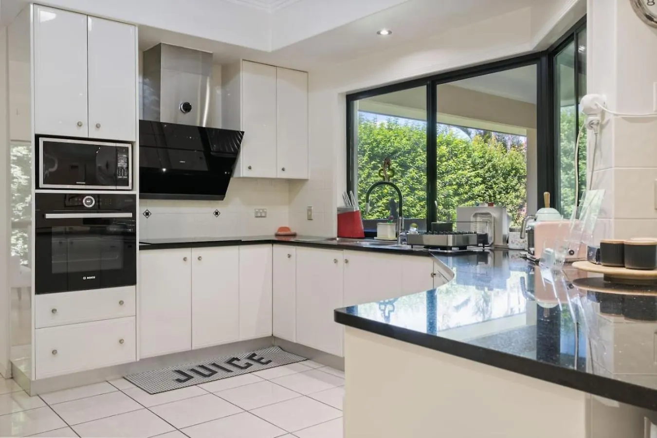 4Bspacious Cozy Family Entertained Home At Parkinson Browns Plains Holiday home